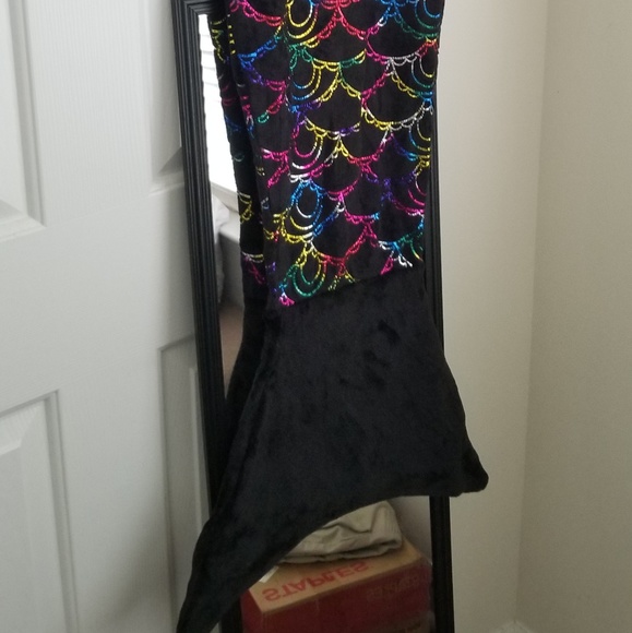 Blanket - Picture 2 of 2